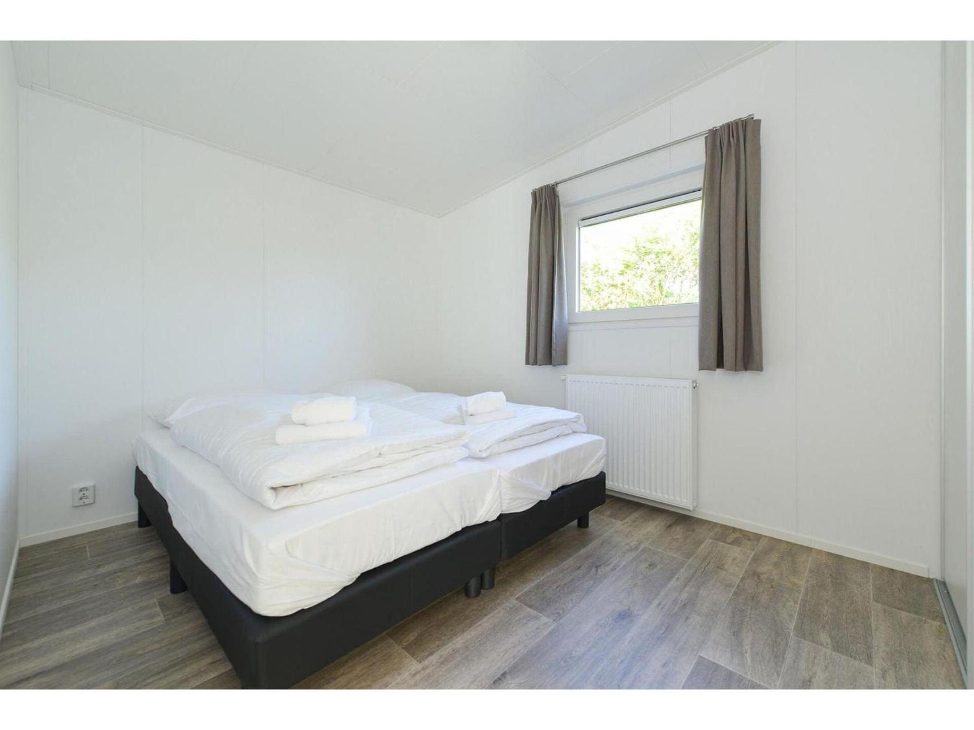 Brand New Chalets At 10 Minutes From The Oosterschelde Heinkenszand Dış mekan fotoğraf