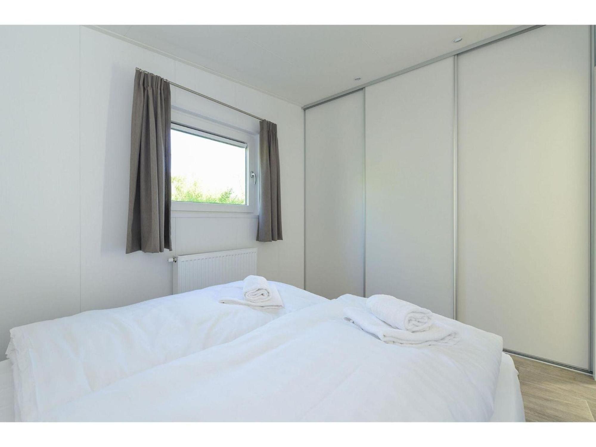 Brand New Chalets At 10 Minutes From The Oosterschelde Heinkenszand Dış mekan fotoğraf